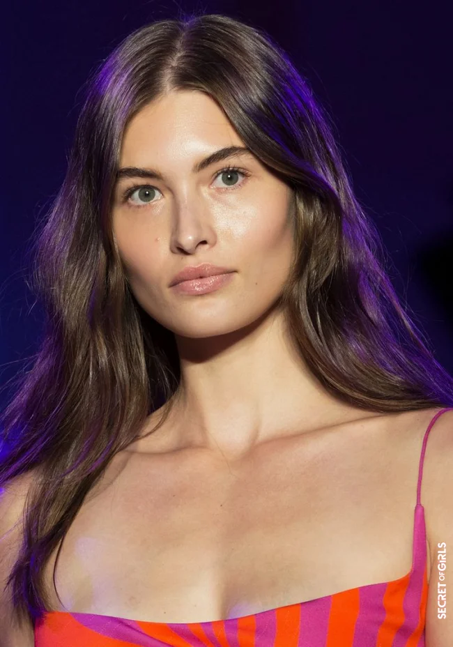 3. Hair color trend for brunette hair: Expensive brunette | 5 Important Hair Color Trends For Every Hair Color In The New Year 2022