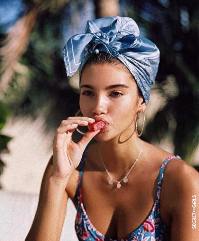 A turban-style scarf | Summer Hairstyles: How To Tie Up Hair At The Beach With Style According To Pinterest?