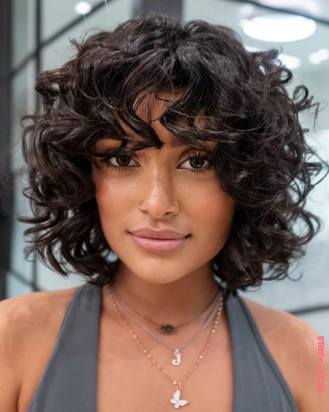 Bob with curls | Grown Out Bob: It Always Looks Good with These 7 Hairstyles