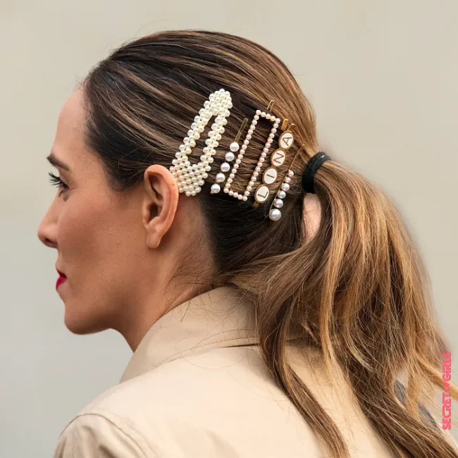 1.&nbsp; Trend: Hair accessories with pearls | 3 Hair Accessories You can't Ignore in Spring 2023