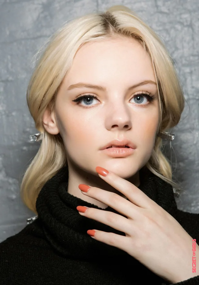 2. Shimmering orange | As Nail Polish Trends In Autumn And Winter, These 3 Colors Provide A Festive Flair
