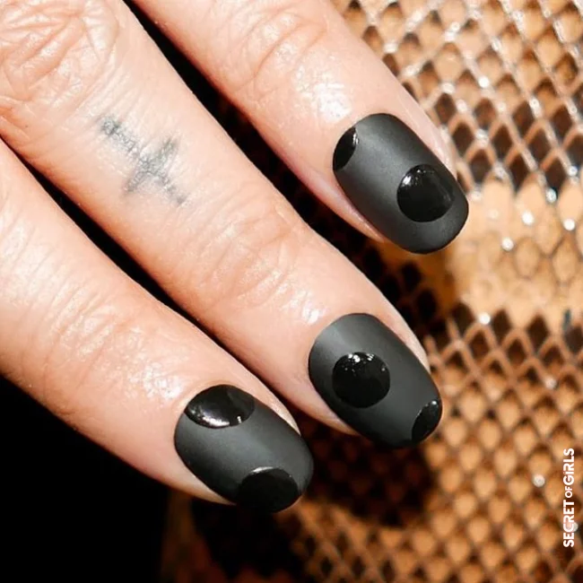 2. Halloween manicure: Combination of matte and glossy black | Halloween Manicure: Black Nail Polish Is So Eerily Beautiful (And Versatile)