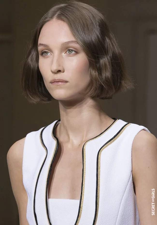 Bob with center parting: How to style the hairstyle trend 2022? | Bob with Center Parting - No Hair Style is So Uncomplicated