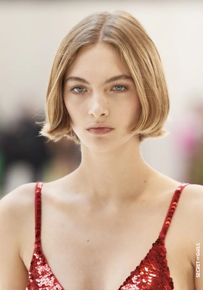 Who does the bob with a center parting suit? | Bob with Center Parting - No Hair Style is So Uncomplicated