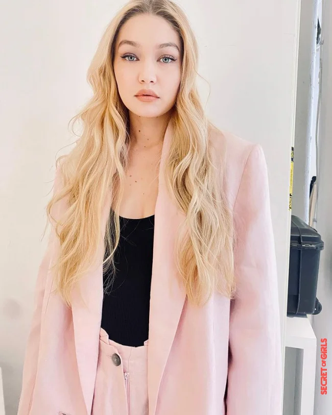 Gigi Hadid Is Blonde Again - Back To Her Signature Look