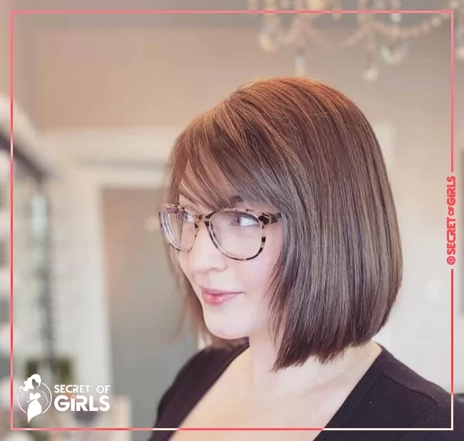13. Medium Bob with Side Bangs | 40 Medium Bob Haircuts That Are Blowing Up In 2020