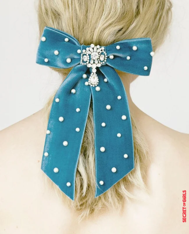 $(" | Retro Hair Accessories Are The Fashion Trend With Great Forces In Autumn 2023