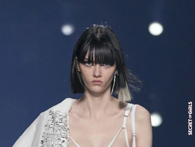 2. This is how the hair trend is styled in combination with bob hairstyles | Blunt Fringe: The Hairstyle Trend For Winter 2023 Is Celebrating Accurately Cut Fringes