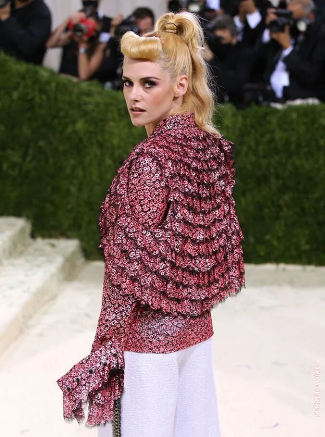 Kristen Stewart at the MET Gala 2021 | Hair Trends: Blond Is On The Way To Fall 2023 Hair Color