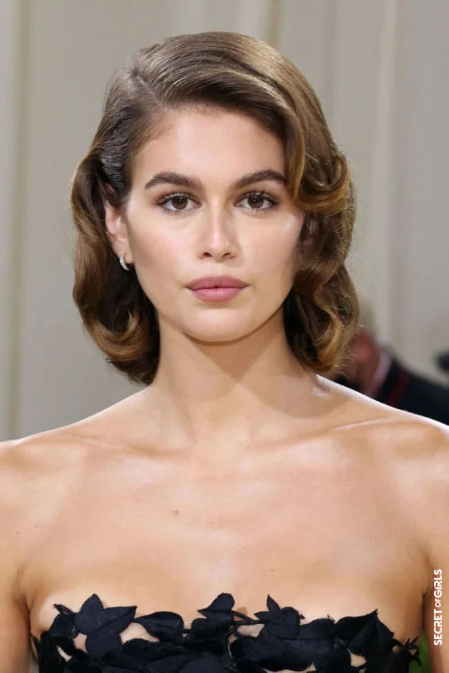 Wavy square | Short Hair: 24 Celebrity Hairstyles To Copy For The Holidays