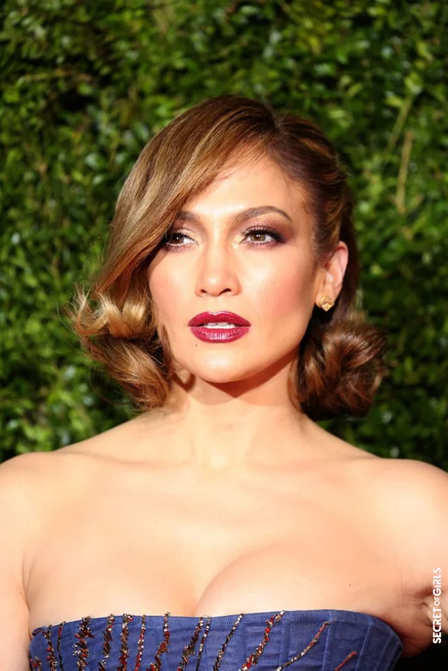 Wavy square | Short Hair: 24 Celebrity Hairstyles To Copy For The Holidays